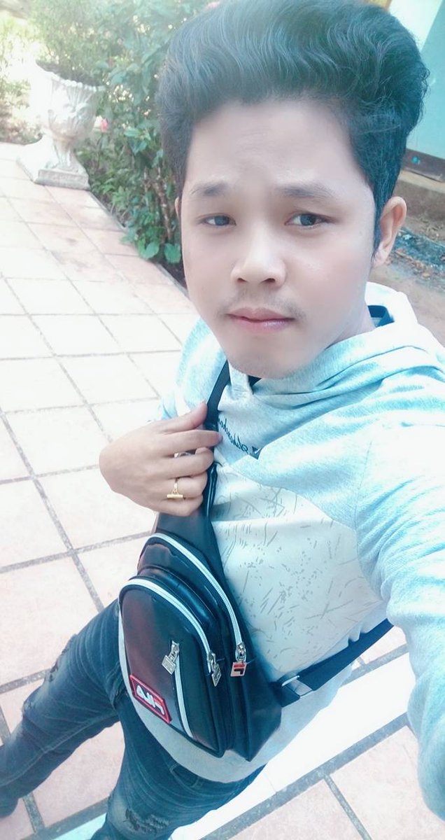khanwai4's tweet photo. ဘယ်သူတွေချင်းလ���ပြော တွေကြမယ် https://t.co/JKCLl8k05I