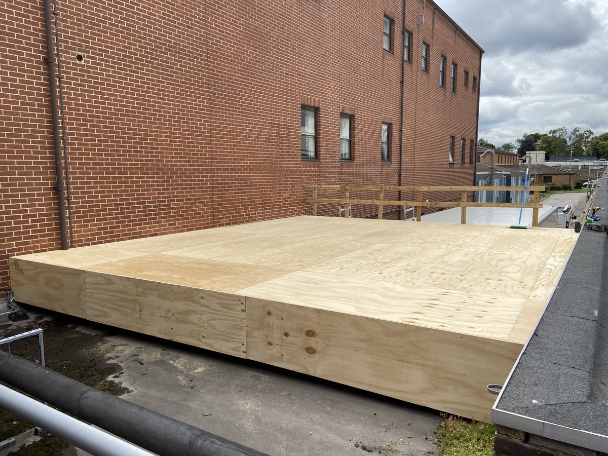 Newtonconstruc1's tweet photo. Temporary canopy installed as part of enabling works at Nottingham City Hospital #canopy #installation #enablingworks #singleply @DerwentRoofs #easijoist @tailormadetf https://t.co/Bqe7fxZoLl
