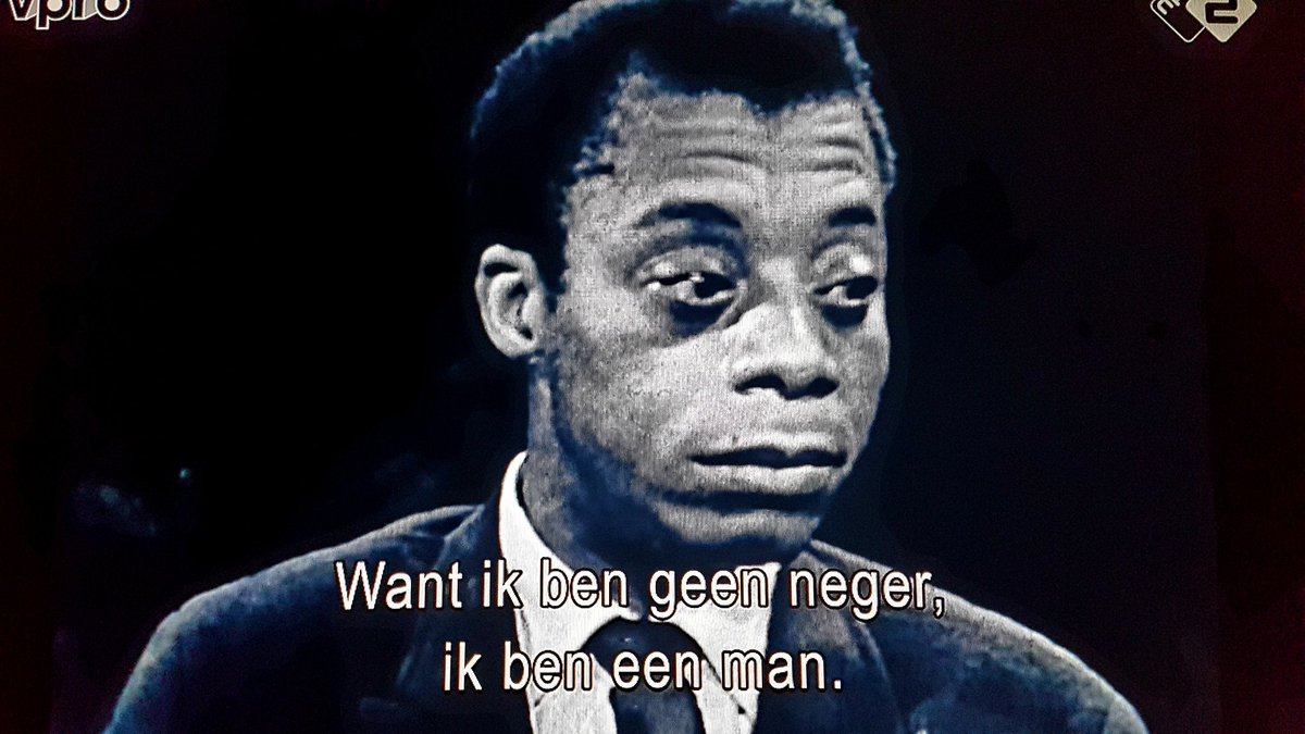 "Mensen willen gewoon mensen zijn. Niemand wil racistisch zijn.
Waarom heeft de onderdrukker de onderdrukte nodig? 
Ik ga uit van het beste van de mensen. Maar als je de lucht ademt in de samenleving, adem je ook de adem van 't institutioneel racisme."

#Typhoon in #zomergasten🙏