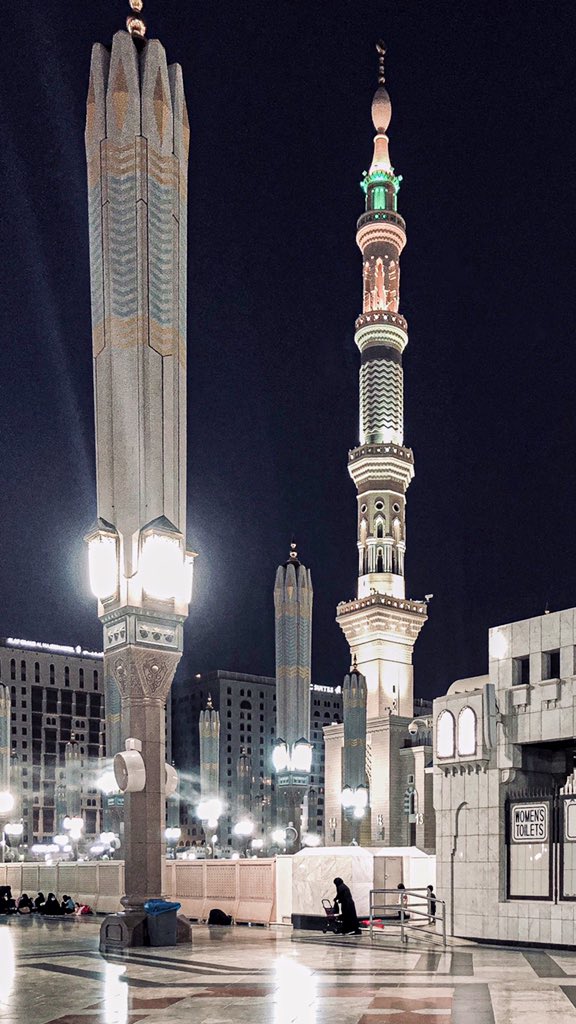 sami05445's tweet photo. لا تترك أي شيء في قلبك ضد احد ؛ سامح واغفر وتجاهل وأحسن الظن فالحياة لحظات تستحق أن تعيشها براحة ثم ترحل.

#تعليقاتكم_ودعمكم_تسعدني❤️🙏🏻🌹
#المدينة_المنورة ❤️
#تصوير_ايفون8بلس https://t.co/wEGqFxGpWL