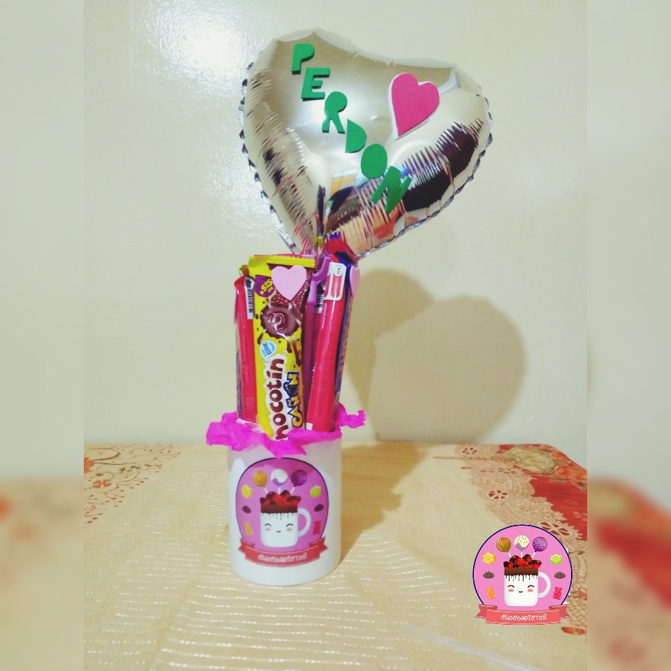 Chocoadictoofi1's tweet photo. Este es nuestro #Chocomix de la línea #ChocoLove . Qué esperas para regalarlo a esa persona que amas?
#Chocoadictos #Chocolate #Amor #Parejas #Novios #ArreglosConChocolate #Regalos #Globos #QuitoSolidario #Quito #Ecuador #Turismo https://t.co/Wdu8Y2oowI