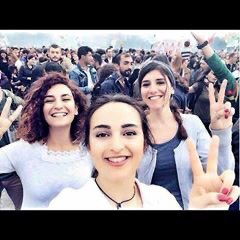 voxpoptr's tweet photo. Ağla!
Ölen gençlere ağla.
Kürtçe , Türkçe, Arapça ağla 
Hangi dilden ağlarsan ağla. 
İnsan’san ağla..
 #Suruç5Yıl https://t.co/rz68XaE6eI