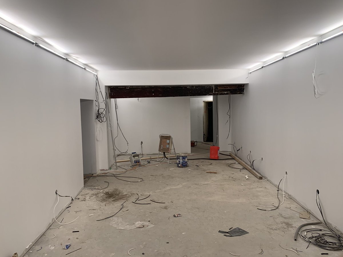 FabLab_Toulouse's tweet photo. La future salle des machines avec quatre ambiances d’éclairage différentes. 
#fablab #led https://t.co/zcRstVOTDO