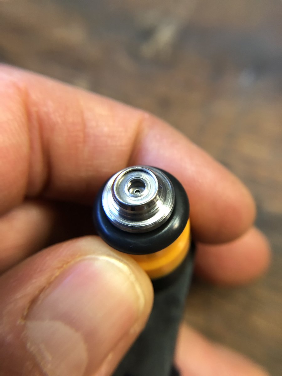 BuiltOnPurpose1's tweet photo. Finally! Parts are arriving for the ITB EFI build.

I present GENUINE 108420 Siemens Deka series 4 42LB High Impedance Fuel Injectors! A nice tight single spray cone to go with manifold design.

#datsun240z #260z #280z #280zx #s30 #zcar #s30z #l28 #datsunz #datsunzseries #240z https://t.co/2w4EuqHDxA