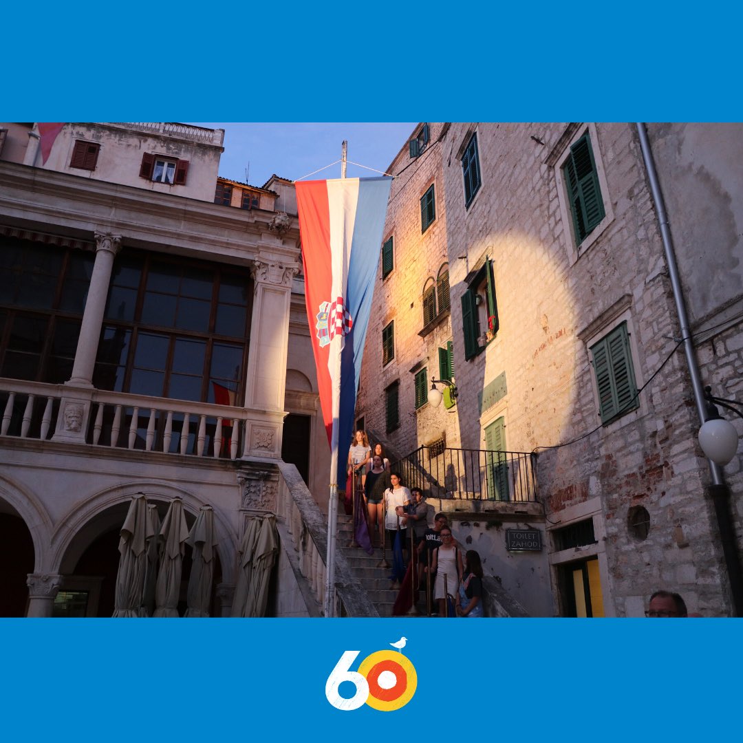MdfSibenik's tweet photo. [Zatvaranje Festivala]

Festival smo zatvorili u subotu 4. srpnja projekcijom  filma 🎞 ,,Obrana dječje radosti – Međunarodni dječji festival u Domovinskom ratu 1991. – 1995.” i otkrivanjem skulpture ,,Dječak s kišobranom" hrvatskog kipara Kažimira Hraste. https://t.co/cwJJuQ9Yyo