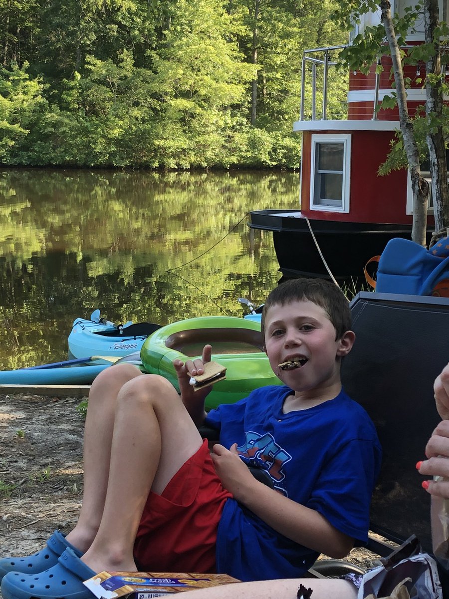 ggalipeau's tweet photo. This was a first. Glamping in a Tug Boat for my kids birthday this weekend! https://t.co/Jc2FokjVhM