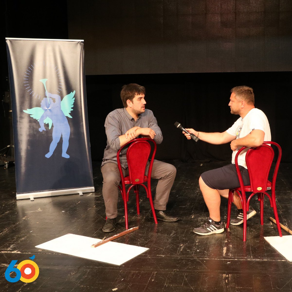 Najmlađi izabrani ravnatelj HNK-a, Jakov Bilić, u intervjuu nam progovara kako su tekle pripreme za 60. MDF uz sve poteškoće koje su se našle na putu te se prisjeća svoga djetinjstva 👦🧒🏻 i Festivala u vrijeme rata. 

Doživi važnost Festivala! 🎊