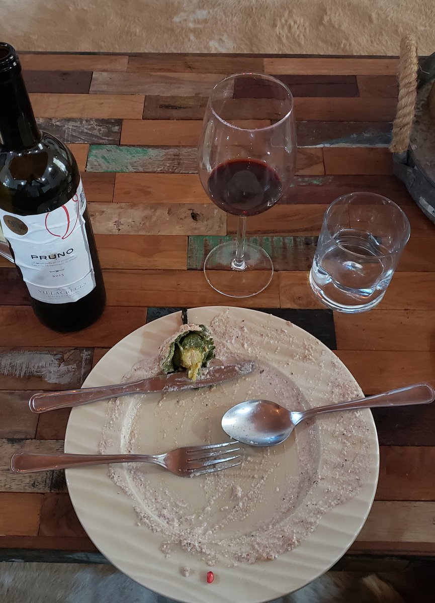 JoseJuanEsp's tweet photo. El mejor #ChileEnNogada de #Cholula, se los comparto... Vamos a realizar una #ComidaConCausa solo para 10 #PoblanosdeBien que quieran apoyar para equipo médico para el CESSA-Covid-19 que construimos en #Cholula. Anímense al 2221862634 Mensaje de Texto. https://t.co/hlSBAFT6OV