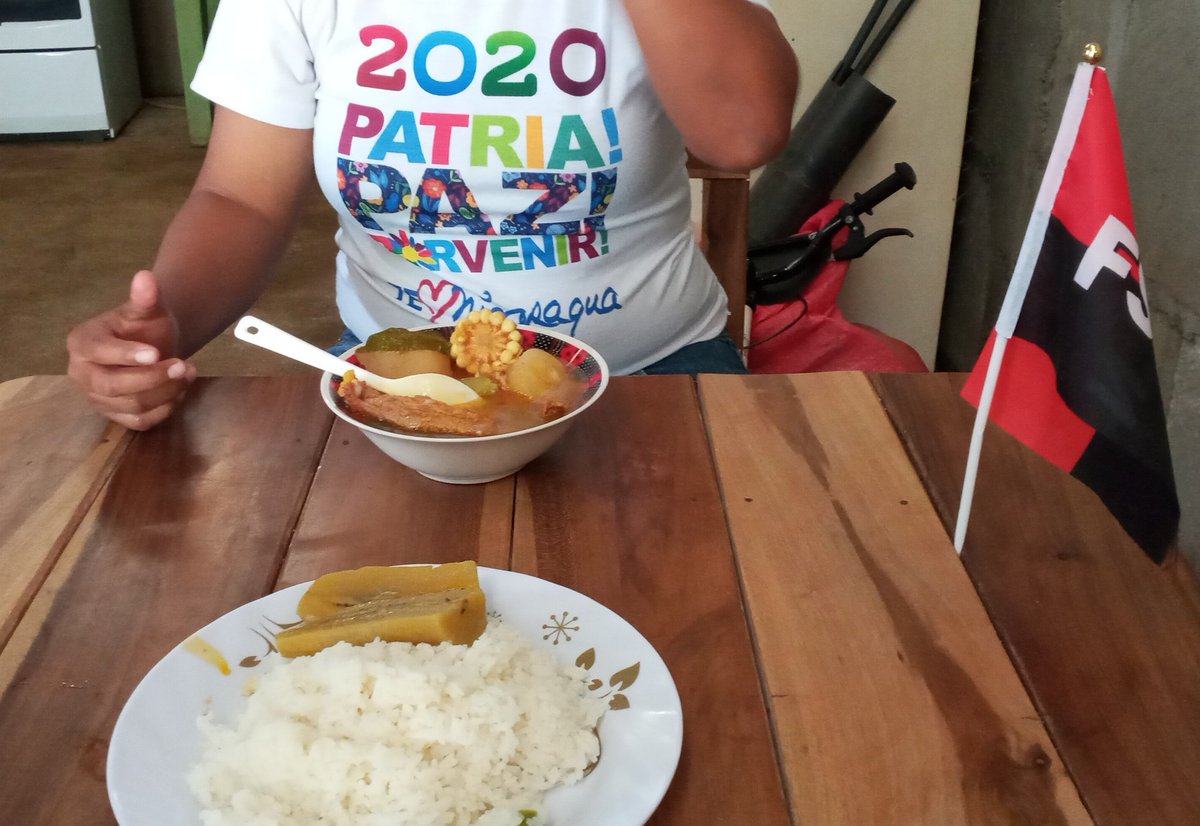 Almorzando como se debe, como buen SANDINISTA en este 41/19
#VencemosVenceremos 
#41FSLNPuebloUnido 
#41ElPuebloNoSeDetiene
@Antonio_ElCapi <a href="/Martha_Elena16/">🅼🅰🆁🆃🅸🅽🅰 ♥🖤 🐲 🇳🇮</a> <a href="/Gaby_Sandino/">GabyS 🇳🇮❤🖤✌🏻</a> @larac_31 <a href="/noelia_arauz/">𝙼𝚊𝚛í𝚊 𝙽𝚘𝚎𝚕𝚒𝚊 𝙰𝚛á𝚞𝚣🇳🇮</a> <a href="/valpal_nic/">Chinita</a> <a href="/superfrog89/">S̲u̲p̲e̲r̲f̲r̲o̲g̲8̲9̲</a> <a href="/HaniSa_1992/">♋ 🅷🅰🅽🅸 Ⓢⓐ 🎶🔴⚫(Janisa) 😉</a> <a href="/Sapachela/">SapaChela✈❤🖤🇳🇮 🐸</a> <a href="/NicGorditoSapo/">El Gordito Sapo</a> <a href="/Uva22/">𝑼𝒗𝒊𝒕𝒂</a> <a href="/Pajarita1523/">Tu Pajarita</a>