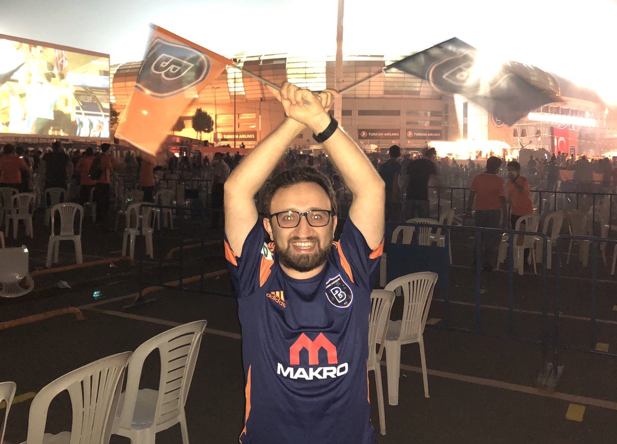 celikselman's tweet photo. Şampiyon Başakşehir!!! https://t.co/UEsPTp0cJs