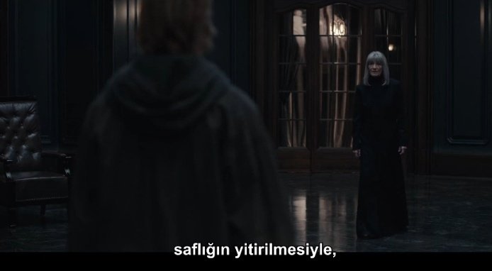 meltem__yldz__'s tweet image. "Herkes üç yaşam sürer. İlki saflığın yitirilmesiyle, ikincisi masumiyetin yitirilmesiyle, üçüncüsü hayatın yitirilmesiyle sonlanır."
#dark3
