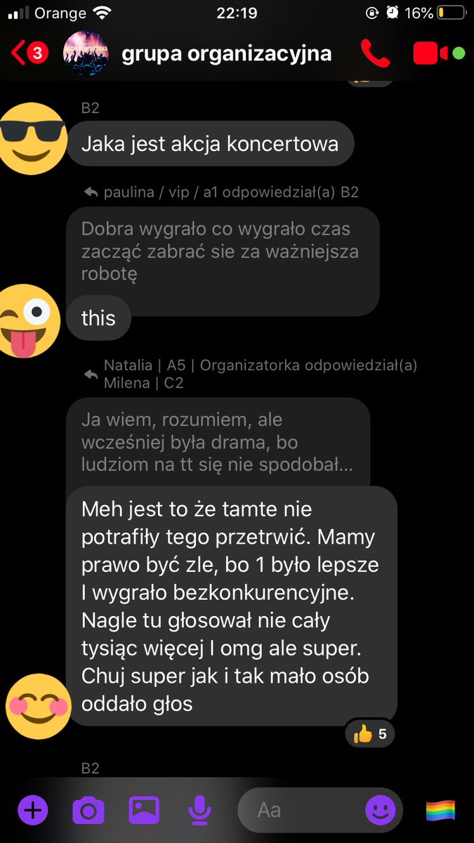 oohmyhemhem_'s tweet photo. osobo która wynosisz z grupy organizacyjnej, jak już to robisz to wysyłaj ss wszystkiego, a nie tylko tego co tobie się podoba i jest nas w ciul i każda ma inne zdanie, ale nikt nie chce rezygnować z tego na poważnie XD jesteście śmieszni #noshametourkrakow https://t.co/NE88Z3PTHq