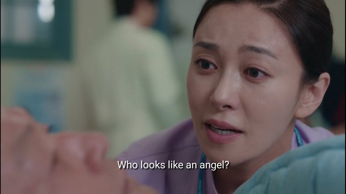 I went back to ep6 to take a screenshot of the Eunja and Munyeong bit for this thread when I saw this scene. I mean... just look at that expression on her face...???  #itsokaytonotbeokay