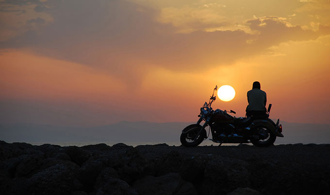 CSP_MOST's tweet photo. When riding a motorcycle, keep your eyes up and planted on the direction you want to be headed.  #motorcyclesafetytips https://t.co/lDPOz0FOrR