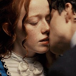fyeahfandoms's tweet photo. "mi Anne con una e, siempre has sido y siempre serás tú." 

FFS NETFLIX RENEW ANNE 
ANNE 900K https://t.co/QOjwPxXjcy