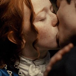 fyeahfandoms's tweet photo. "mi Anne con una e, siempre has sido y siempre serás tú." 

FFS NETFLIX RENEW ANNE 
ANNE 900K https://t.co/QOjwPxXjcy