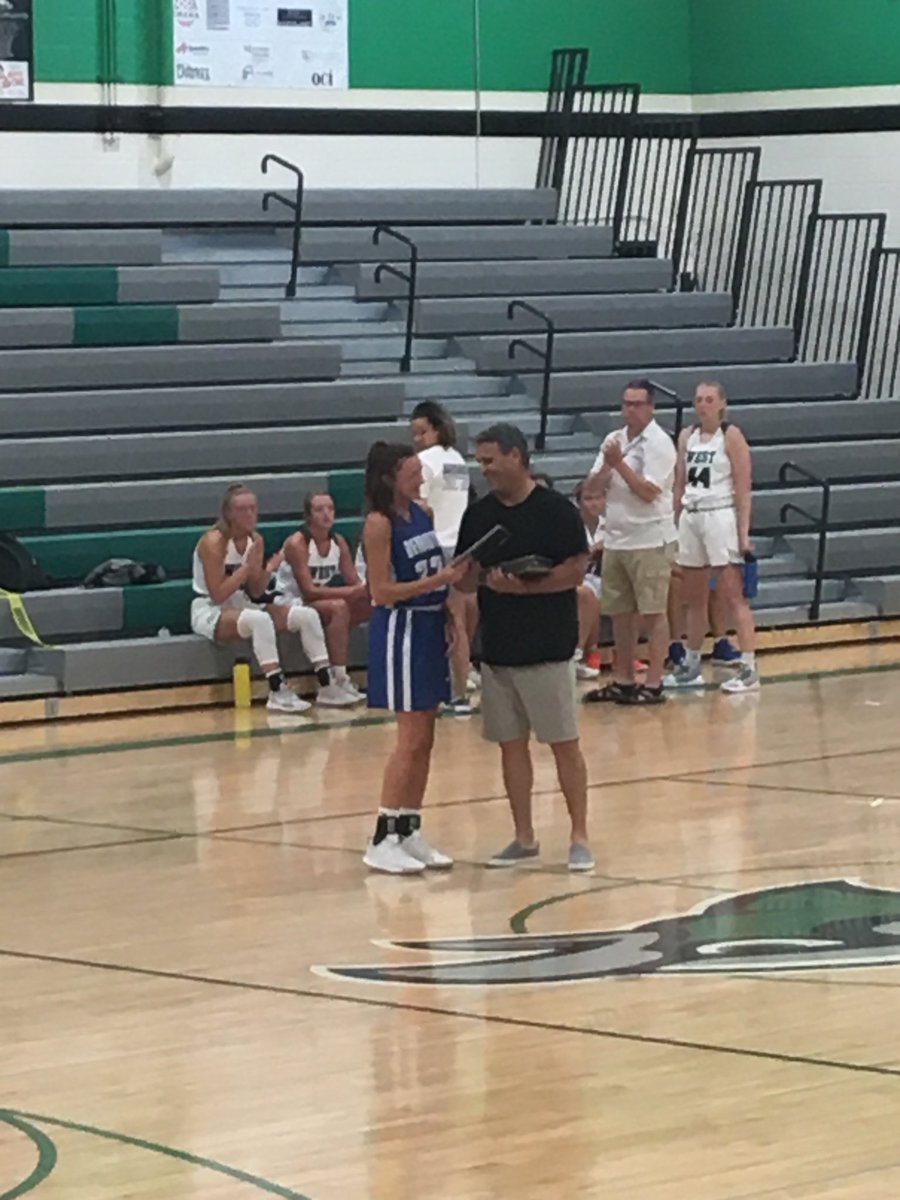 Goods1009's tweet image. Bennington with a good day at the Metro Basketball Coaches Association All Star Game. Player of the Year ⁦@MileyPrine⁩ and Coach of the Year John O’Connor.