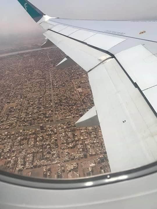 alkhobaib's tweet photo. ازرعوا قدام بيوتكم وغيرو المشهد
المنظر من فوق بيدي انطباع جميل للسياح، روجو للسياحة بس خصصو هيئة سموها البستنة بدل البشتة

الصورة الأخرى للمقارنة يا سكان الارض الخصبة. https://t.co/86iJvBKoFv