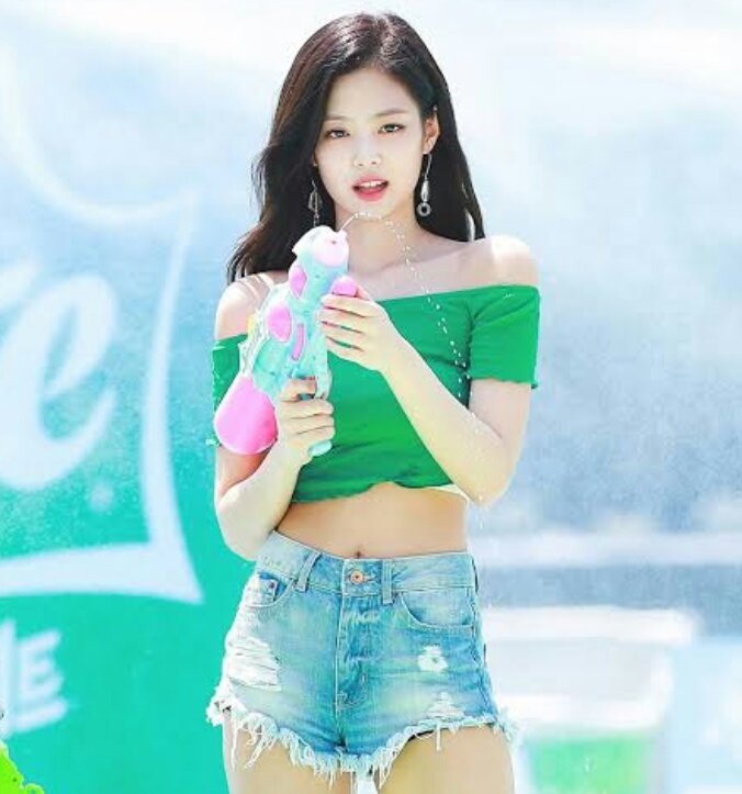 Minnie que ama a Rosé and Lisa tweet media