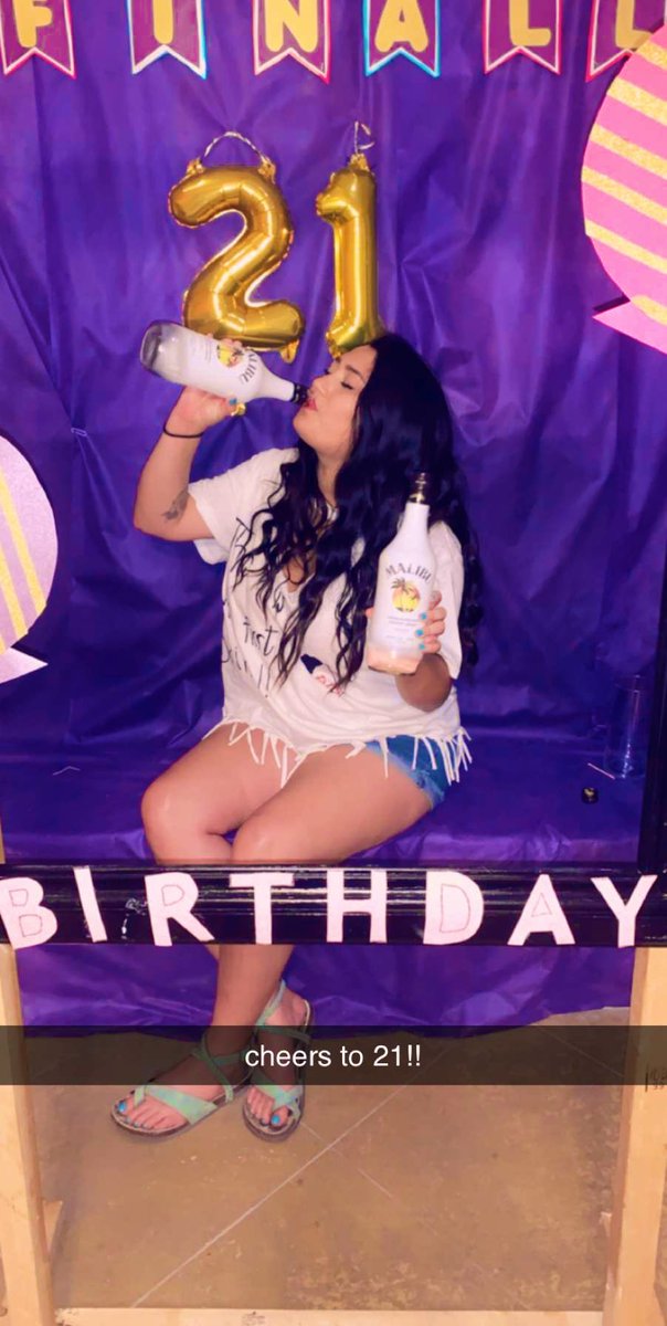 mariahhc14's tweet photo. 🍺🍺🍺 https://t.co/RXyglHxkXK