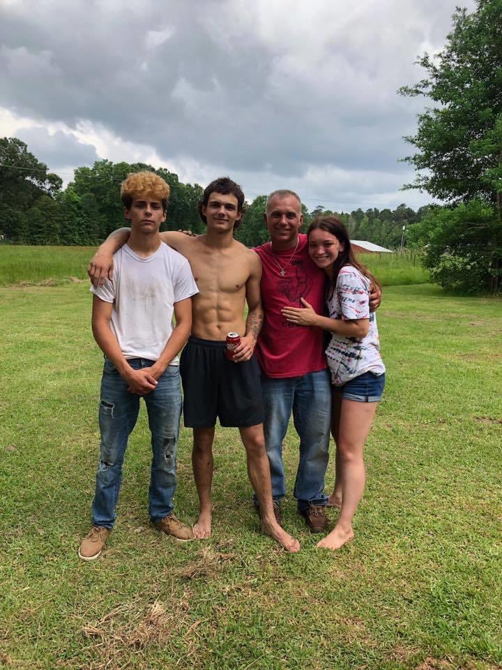 laneVinson09's tweet photo. My babies 💔 I miss y’all so fucking much.. I wish y’all would just come back to us 😭💔 https://t.co/ebODaNMYBG