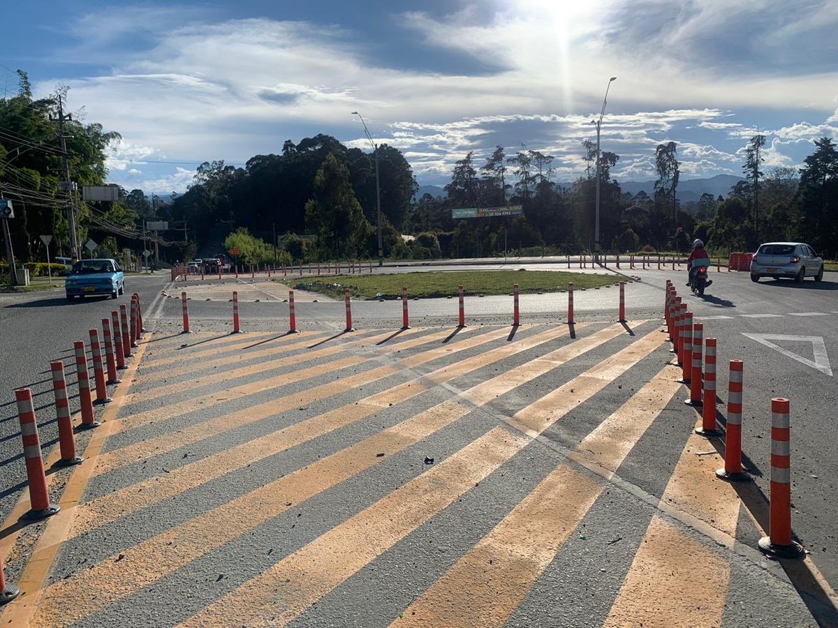 Devimed's tweet photo. DEVIMED agradece la compresión y colaboración de los conductores y la comunidad en general, por los inconvenientes que esta necesaria obra pueda generar durante la etapa de construcción, que está planeada para concluir en el primer trimestre del próximo año. https://t.co/DNqH0LZMXh