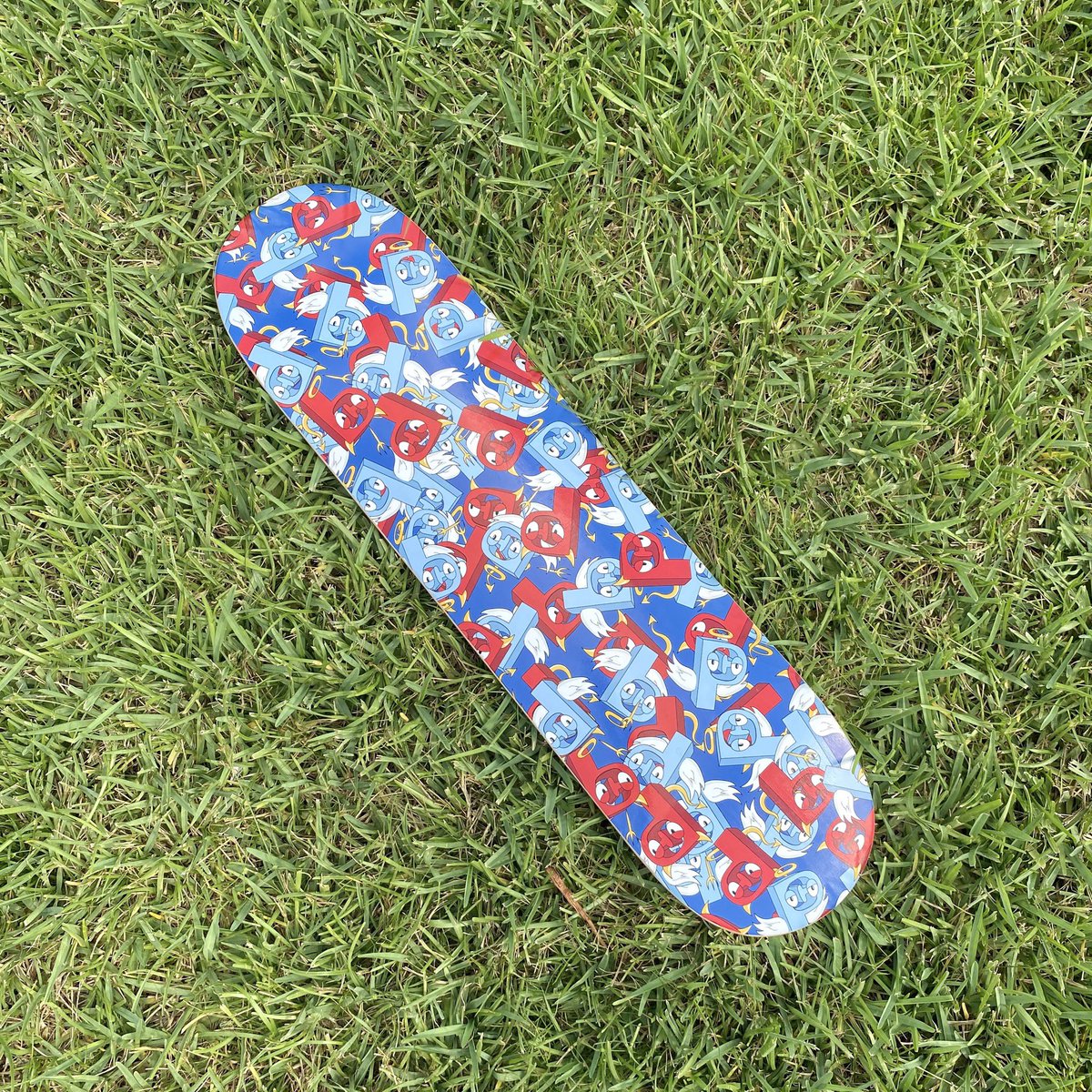 JSTNSEALY's tweet photo. angels &amp; demons deck

first sample, i think i’ll make these super limited

❤️💙 https://t.co/xO7r19W2aC