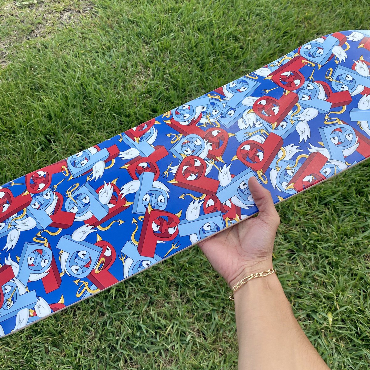 JSTNSEALY's tweet photo. angels &amp; demons deck

first sample, i think i’ll make these super limited

❤️💙 https://t.co/xO7r19W2aC