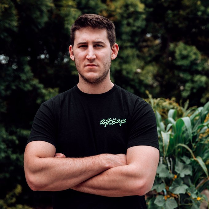 Watch Jordan Kaplan's leaked NSFW photo on TwXstars