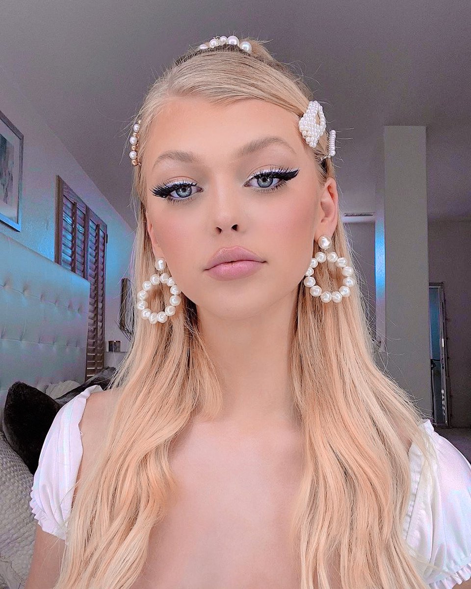 hilariousloren's tweet photo. you're not dancing on your own 💕 https://t.co/EmdUR5YSmE
