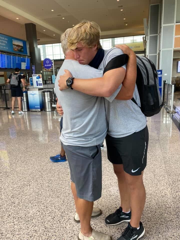 pchristy11's tweet photo. Man this photo made me tear up.

After an exceptional high school career at Abernathy, Bryson Daily left West Texas today to fly to New York to attend Army!

Here he is hugging his father Darrell Daily at the airport.

Powerful ❤️❤️❤️❤️ 

Sending prayers to Bryson &amp; his family. https://t.co/HeNRkpDqAf