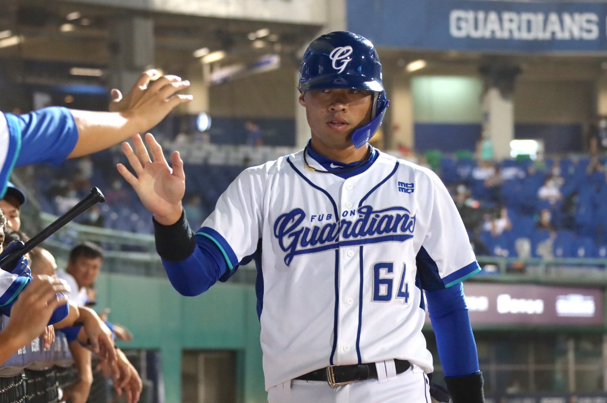 FubonGuardians's tweet photo. In the 2013 #CPBL High School Draft, our predecessor EDA Rhinos selected #47 Yu-Yu Fan in the 1st round!

The Rhinos also selected ten players in the Amateur Draft, including #96 Yi-Hao Lin (2nd round), #64 Wei-Ting Lin (4th), and #32 Hsiao-Yi Kao (9th).

#ItsTime #DraftPreview https://t.co/T1nbrzrEdm
