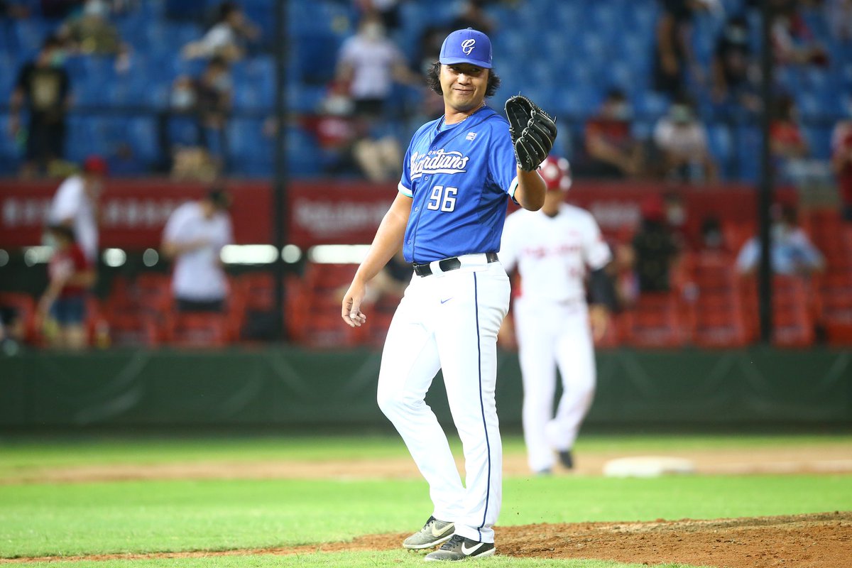 FubonGuardians's tweet photo. In the 2013 #CPBL High School Draft, our predecessor EDA Rhinos selected #47 Yu-Yu Fan in the 1st round!

The Rhinos also selected ten players in the Amateur Draft, including #96 Yi-Hao Lin (2nd round), #64 Wei-Ting Lin (4th), and #32 Hsiao-Yi Kao (9th).

#ItsTime #DraftPreview https://t.co/T1nbrzrEdm