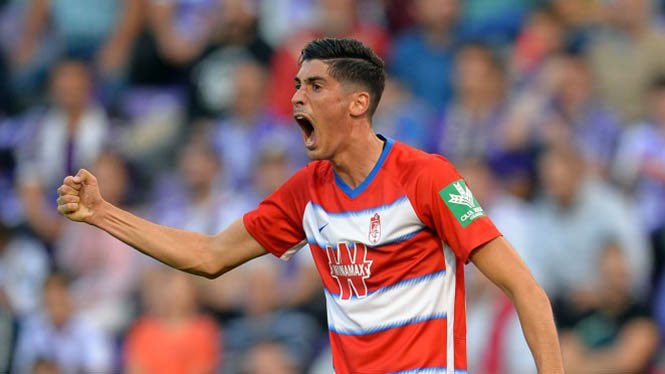 Pues nada, se cumplió la profecía. Hubo cambio de ciclo...
Mi Betis pasó de ser el segundo equipo de Andalucía a ser el tercero