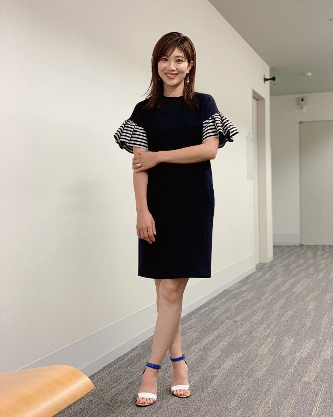 Bluelion309 めちゃかわ 膝上スカート似合い過ぎ 潮田玲子さんが披露したネイビーの ワンピース姿 が大反響 潮田玲子 T Co D3kudr3gaf