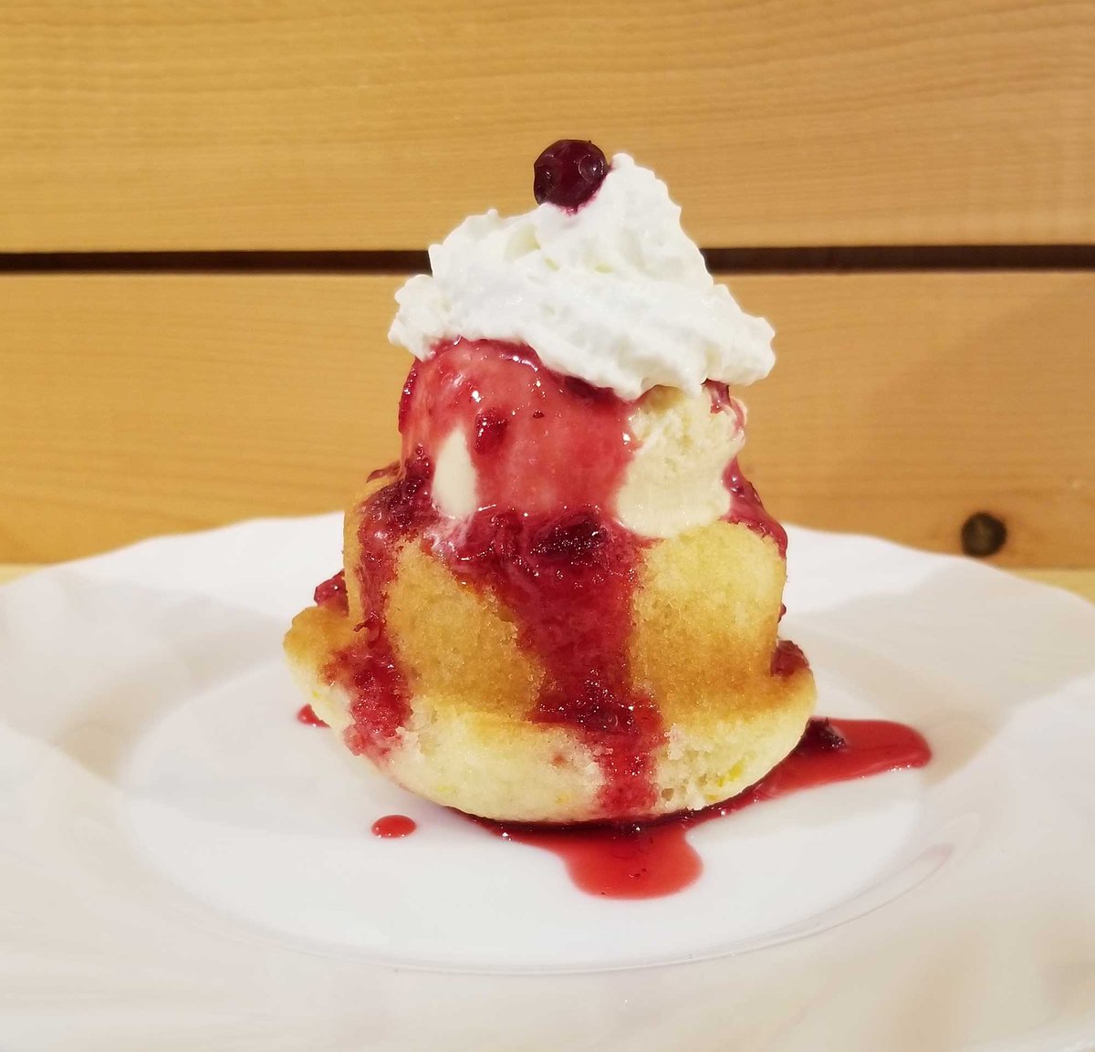 darkticklecom's tweet photo. Try our partridgeberry tart with homemade ice cream! #cafenymphe #darktickle #sculpincone #exploreNL #staycation #staycationNL https://t.co/ULwVPVDdyO