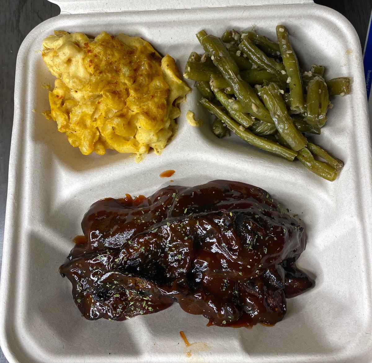 DMStrategyLady's tweet photo. When I tell you that my son and I just had the best #plantbased #veganfood I have ever had. We have a variety of vegan restaurant in #metroatlanta. @veganhippiesol @veganhippiecafe food is the best #vegansoulfood I’ve had in the almost 3 years that I’ve been vegan. #gotryit https://t.co/Vx4jVku0lh