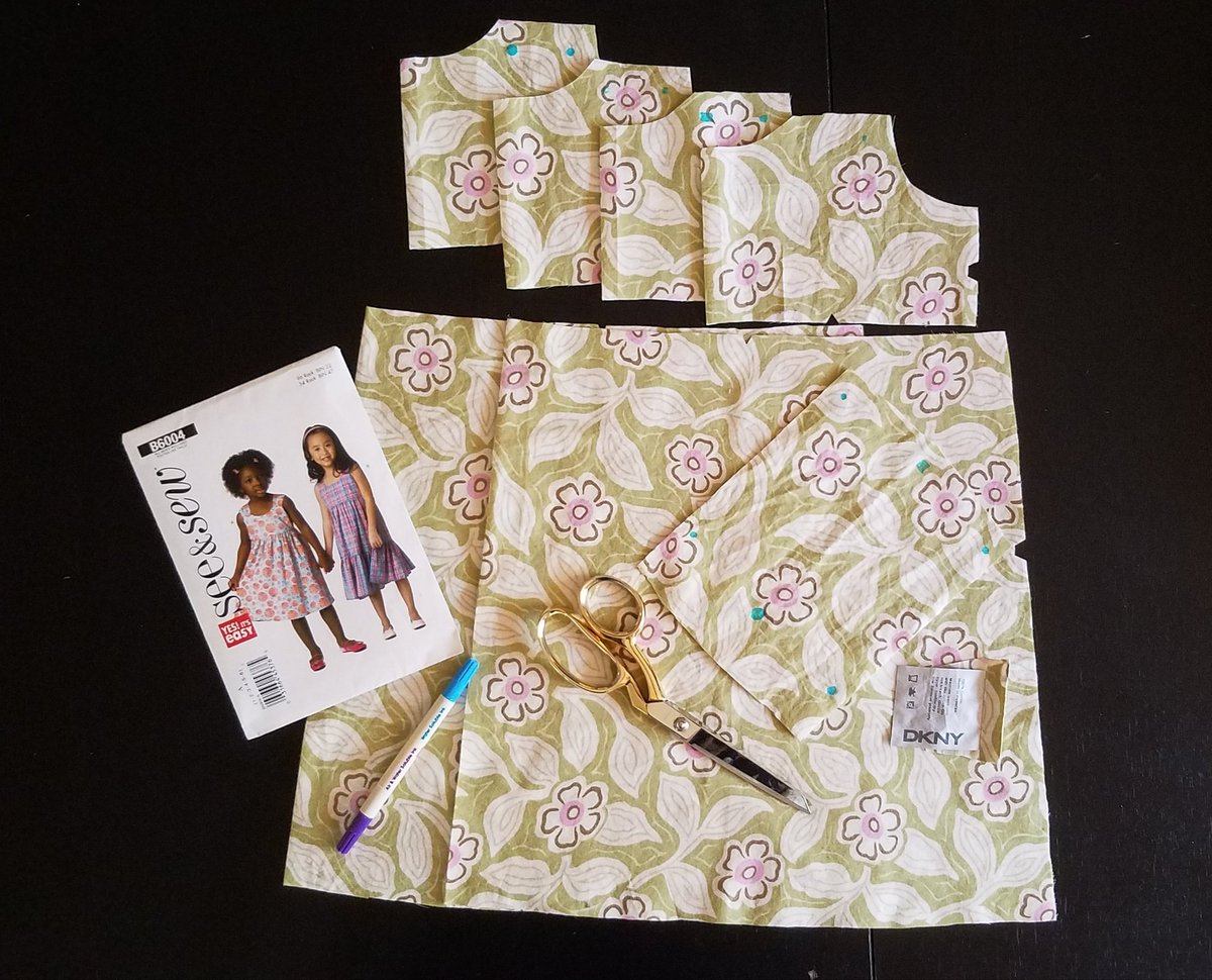mryhln's tweet photo. #recycle #reuse #repurpose @dkny @mccallpatternco @DritzSewing @SINGERCO @JoAnn_Stores #Gingher #Butterick https://t.co/P98j1TQqpl