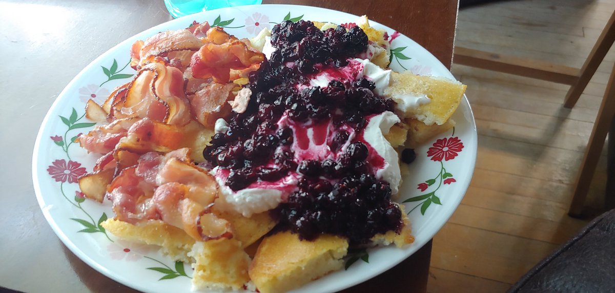 Lorideets77's tweet photo. I didn't want to miss Sunday brunch this year @FestivalofWords . So I made my own Saskatoon sauce, pancakes and bacon. https://t.co/jA5p0VXmsu