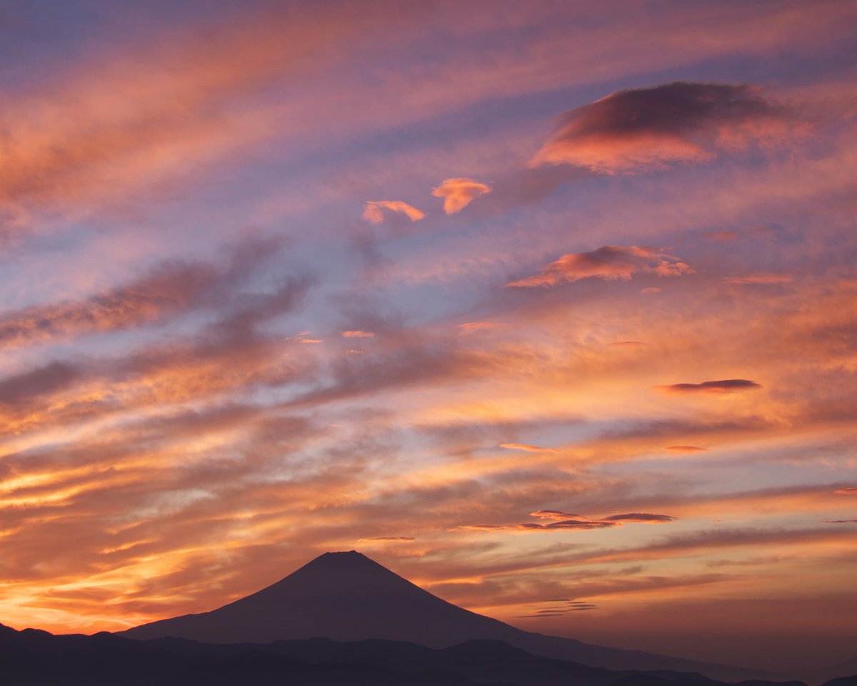 kazuyuki7009's tweet photo. 「朝焼け」

2013.7 身延町

#富士山 #mtfuji #朝焼け https://t.co/8dsOKCUyKU