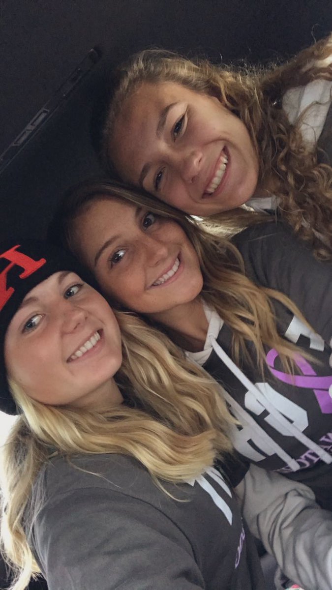 kennglow's tweet photo. happy birthday syd 🤍💜💕 enjoy being 18!!🎉😚 love you so much🥰 @sydneymueller8 https://t.co/MNX5GQN7yB