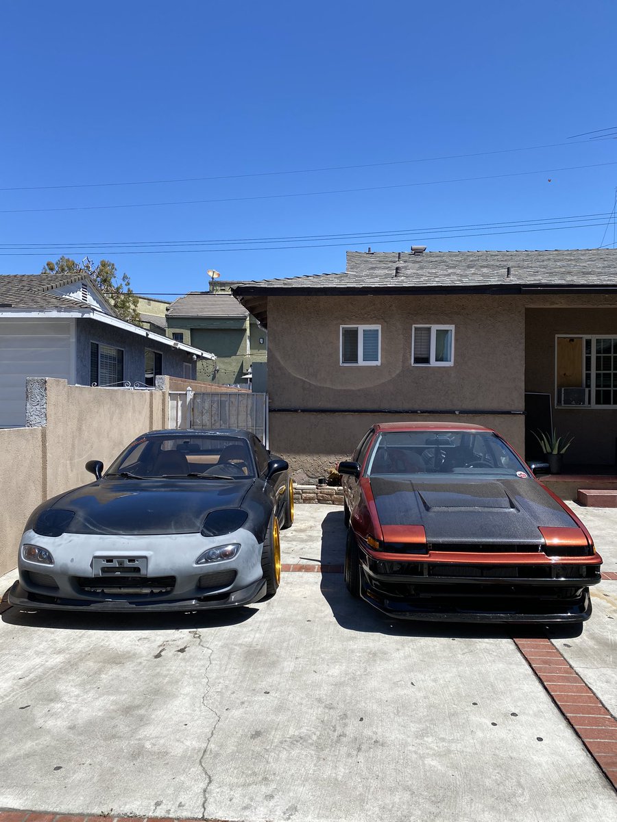 hertlife's tweet photo. Side by side you’d never expect an #ae86 to look bigger than a #fd3s #RX7 even though it’s a few hundred pounds lighter. https://t.co/lWKmCdJvsJ