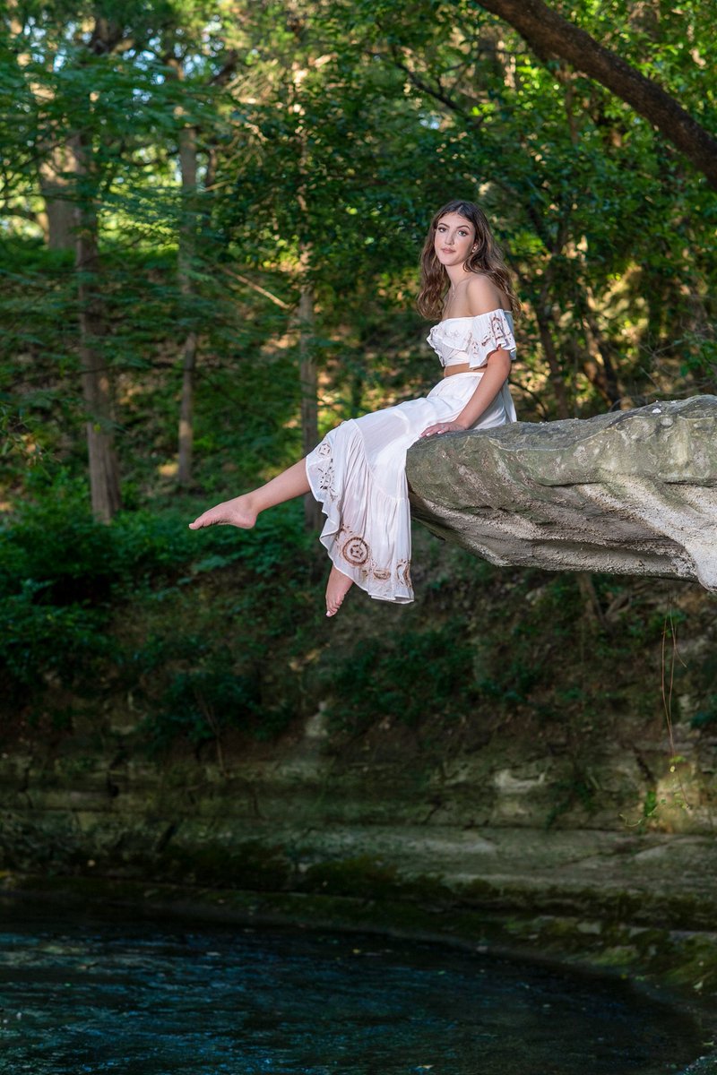 1VintageCouture's tweet photo. Senior Sunday! Shoutout to this lovely gal Gina! ✨💕 Always a great time shooting her!! #vintagecouturephotography #seniorportraits #seniorsunday #Texassenior #seniormuse #senioryear #seniorsunday #seniorday https://t.co/E2nr6Z7YTf