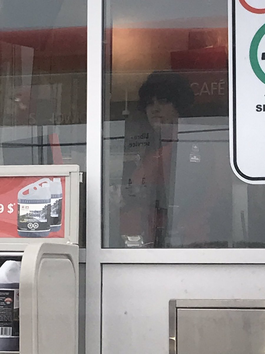 kermit_29's tweet photo. @petrocanada aren’t masks mandatory for EVERYONE when inside?? https://t.co/IsiB62yeMZ
