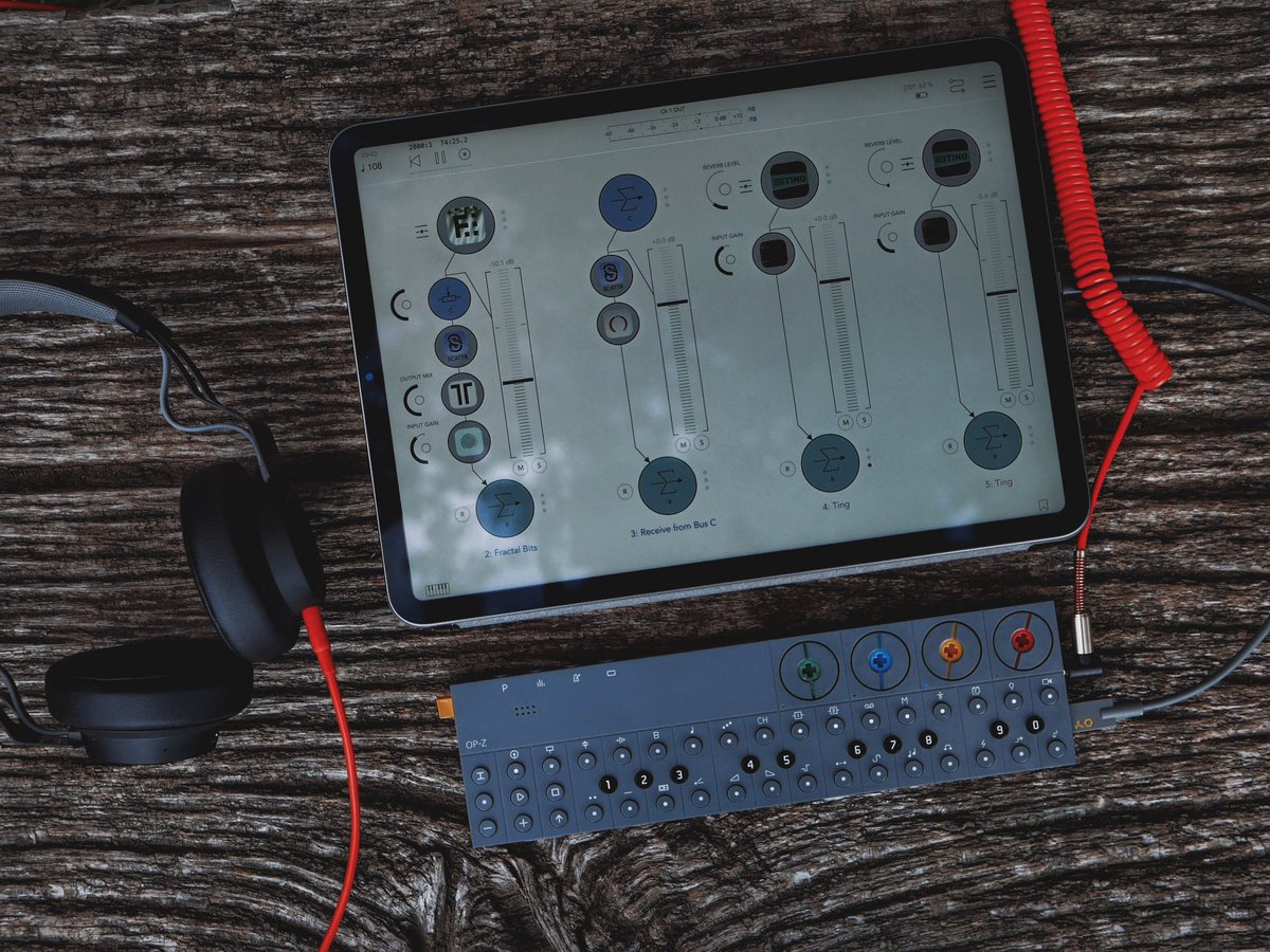 PerplexOn's tweet image. Today’s outdoor setup: #OPZ sequencing drums on the iPad: #Ting and #fractalbits.