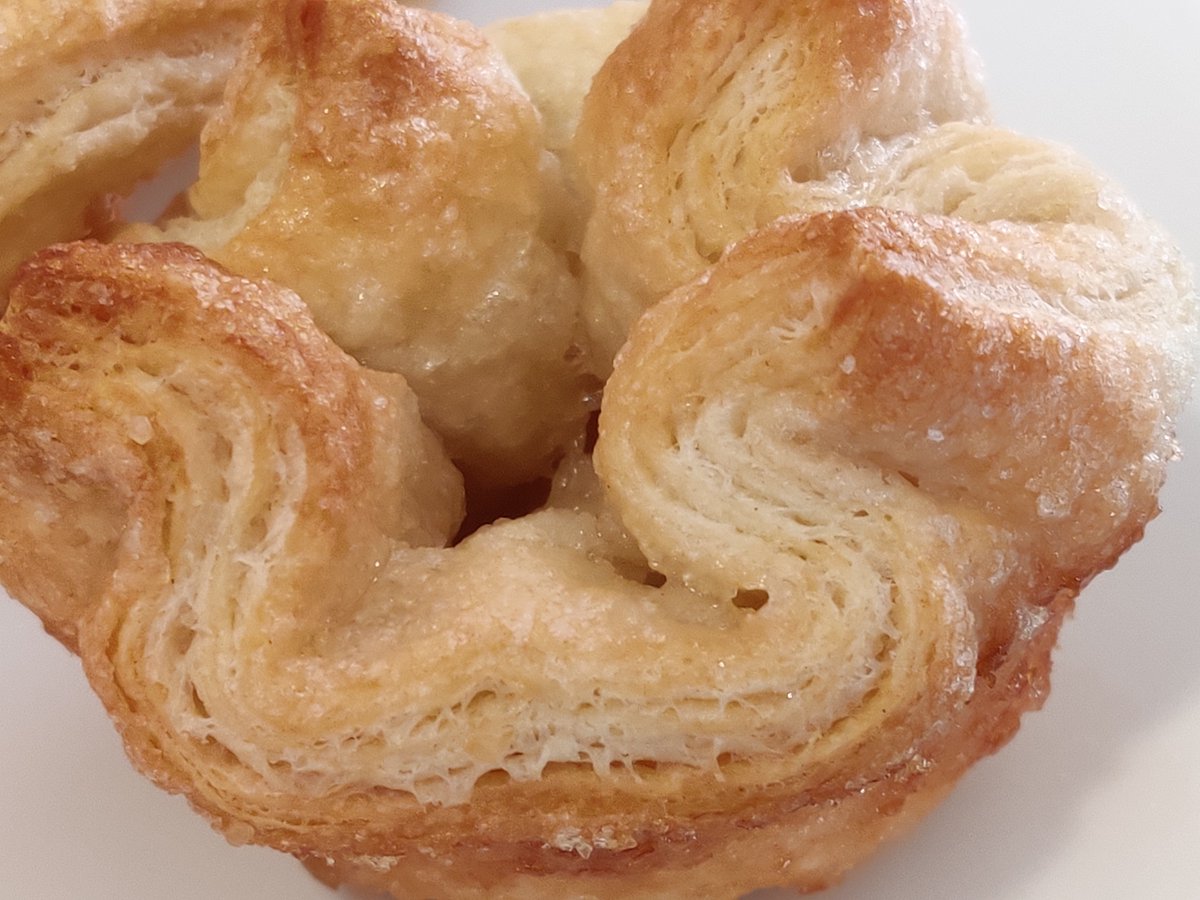 dmbjeph's tweet photo. Up for a challenge today, decided to try making Kouign-Amann again. Thank you to this family's favorite Chef John @foodwishes for making something so daunting more achievable! 
#layerslayerslayers #saltysweet https://t.co/518OixFgzI