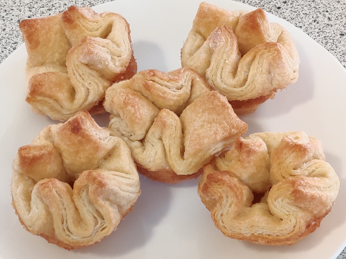 dmbjeph's tweet photo. Up for a challenge today, decided to try making Kouign-Amann again. Thank you to this family's favorite Chef John @foodwishes for making something so daunting more achievable! 
#layerslayerslayers #saltysweet https://t.co/518OixFgzI