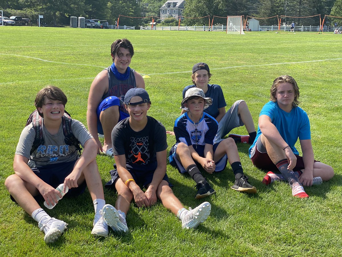 Maccamom92's tweet photo. A few incoming WHlaxers 🐾🥍 after a fun HOT day playing for @EMassHawks @PanthersBoysLax https://t.co/8tzClydkgD