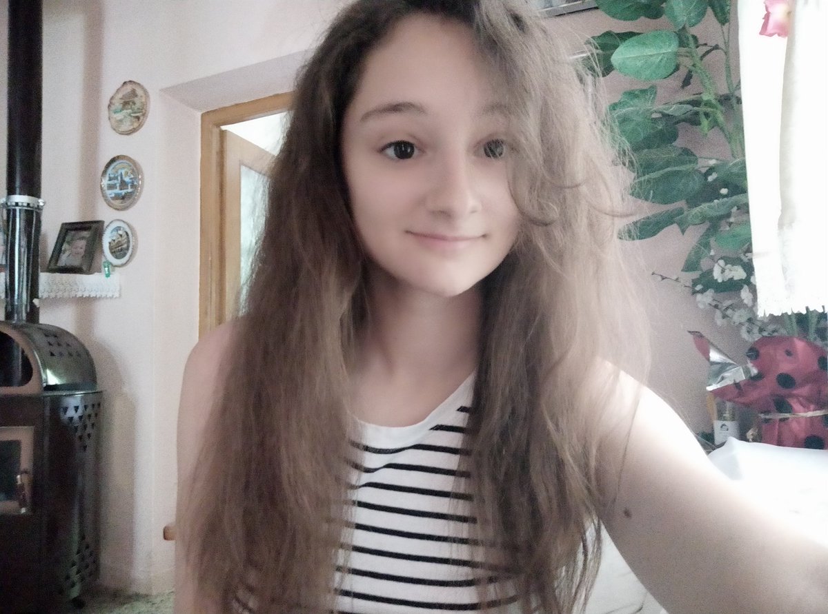 ATsomokou's tweet photo. Seems longer than I thought 😂#longhair #CurlyGirl #curlygirlmethod https://t.co/lBegP2Yb3S
