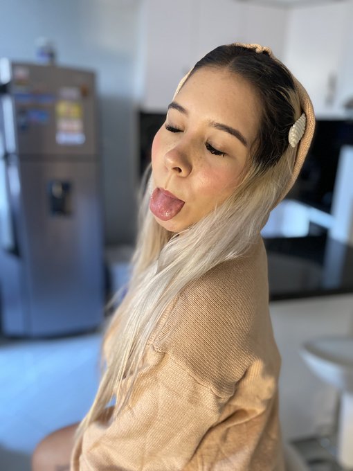 Online now😝 in https://t.co/wxjFEzE1FR join us!!!⚡️ https://t.co/XTBLJLXM8a